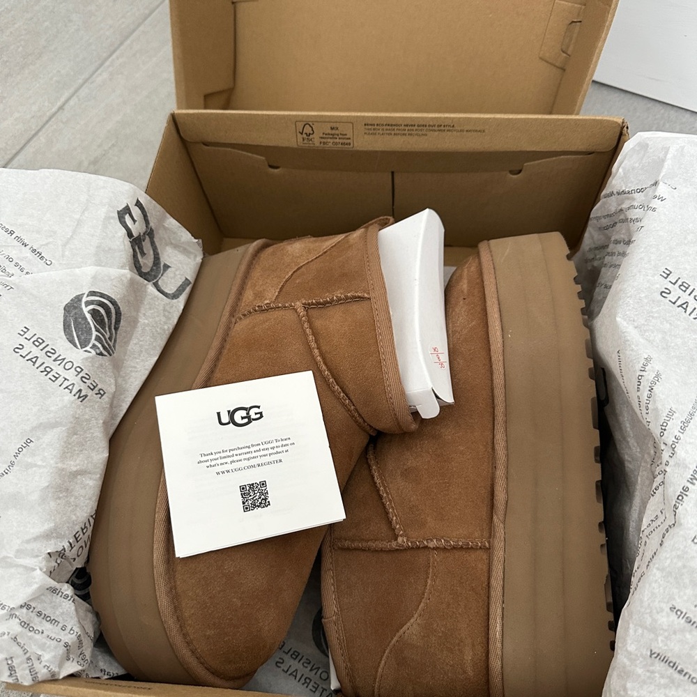 UGG Classic Ultra Mini Platform NEW In box USA 7 - Picture 6 of 8